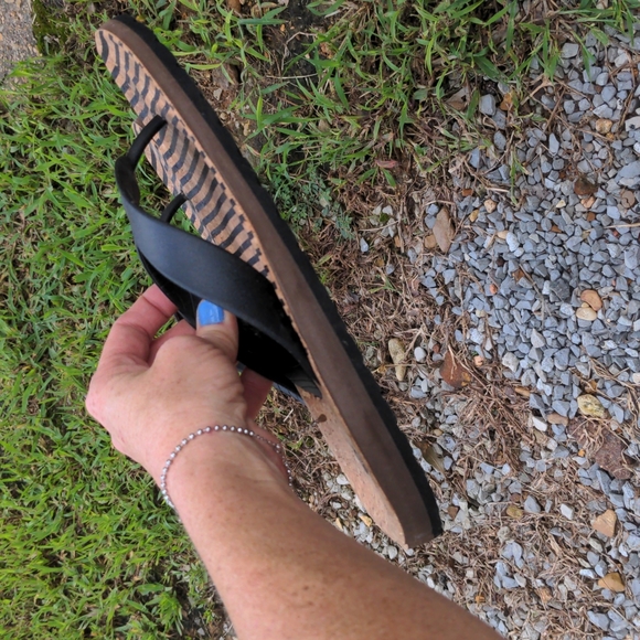 Strand Men's Black with Cork Sole Flip-Flops - Picture 11 of 13